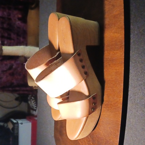 Universal Thread Sandals - Picture 2 of 6